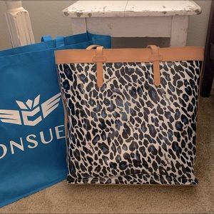 Consuela Lola Slim Tote 💙